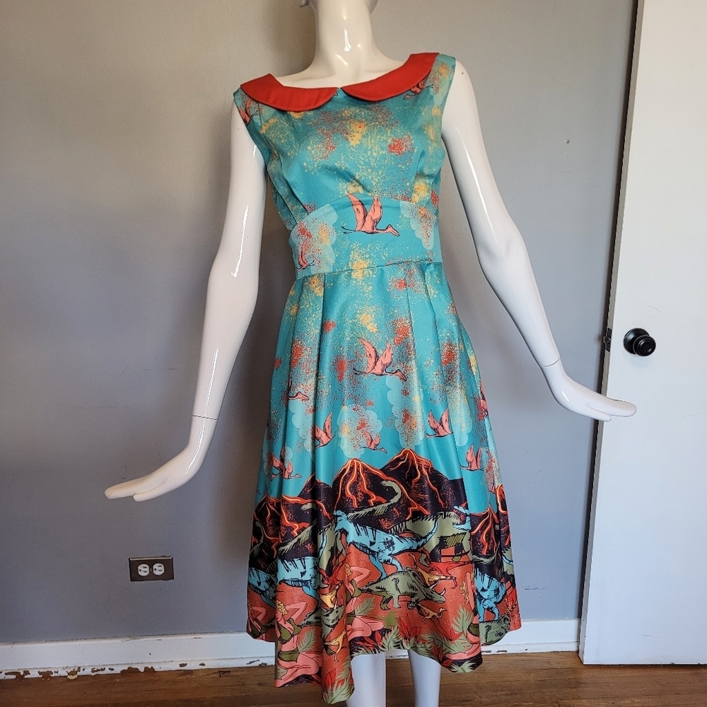 Lindy Bop Sorrell Dress In Volcano Print, VGUC, Size 8 - Picture 2 of 9